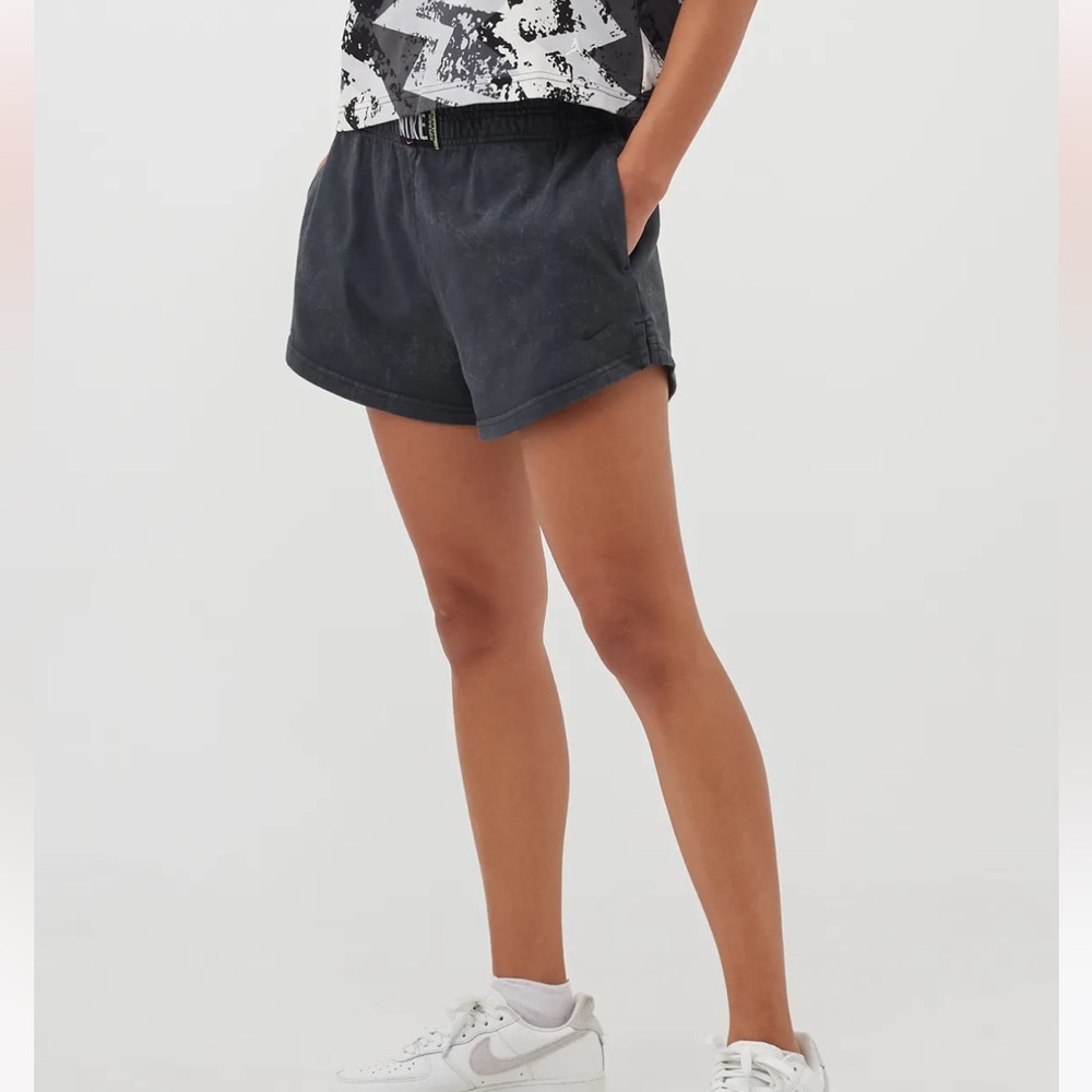 NIKE Shorts Women Medium Black Gray Washed Retro Sportswear